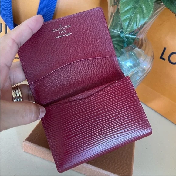 Authentic Louis Vuitton epi card holder❤️❤️❤️ - Picture 10 of 12